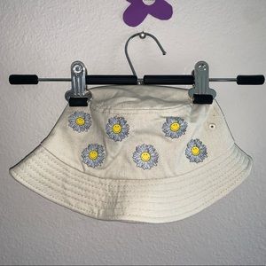 RSQ x Smiley Bucket Hat